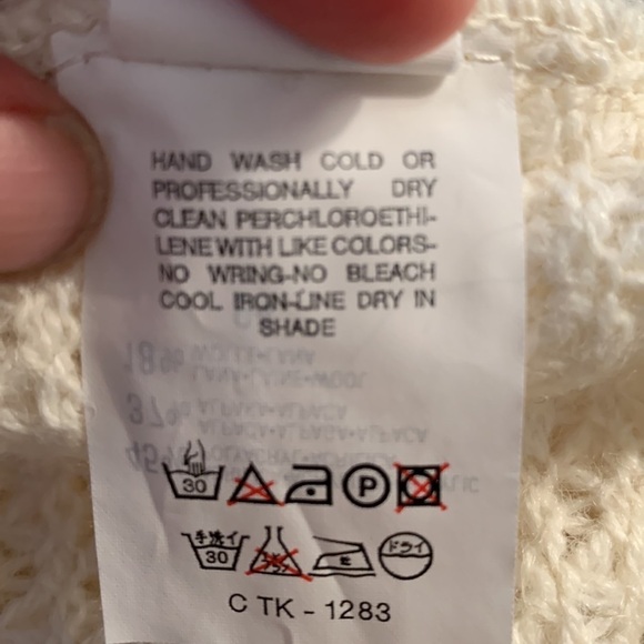 Penny Pull long Cream Sweatet Alpaca blend, size medium, very soft see below - Picture 5 of 7